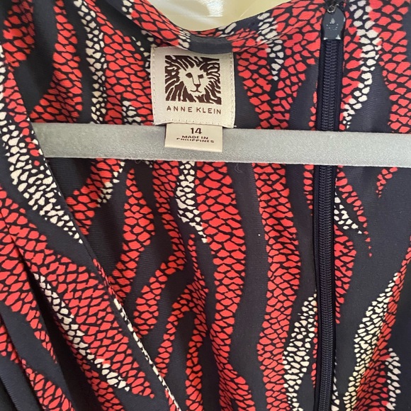 Anne Klein Fitted Bold Stripe Midi Dress Twist Front & Ruching Womens - Picture 3 of 4